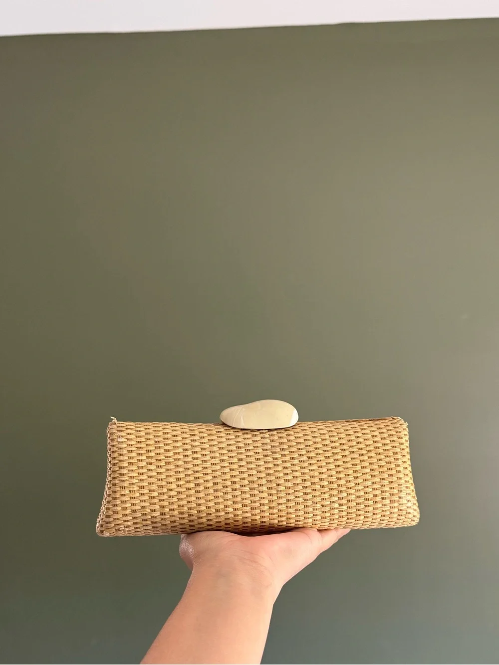 Vintage Woven Straw Clutch Bag in Natural Tan
